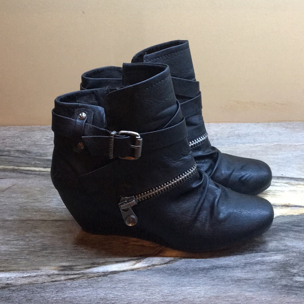 Blowfish Booties